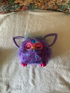 EUC Hasbro Purple Interactive Furby Plush Toy